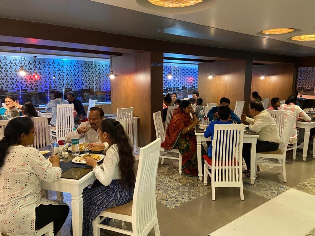 Miles Inn Hotel Hasszan Kültér fotó